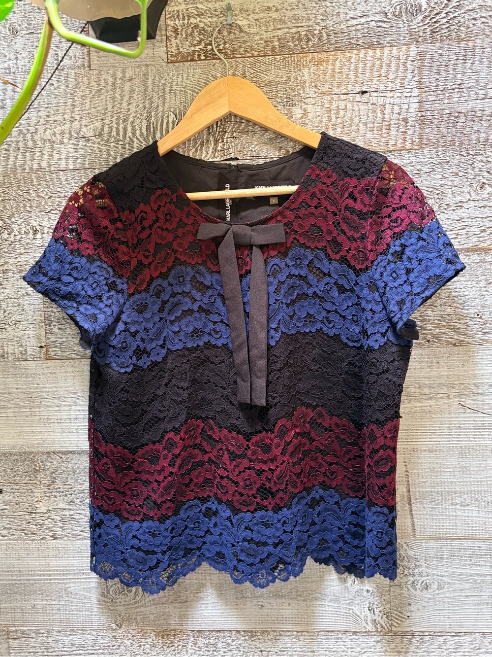 Karl Lagerfeld | Colourblock SS Lace Stripe Top w/ Bow Accent - Women's 6, Black